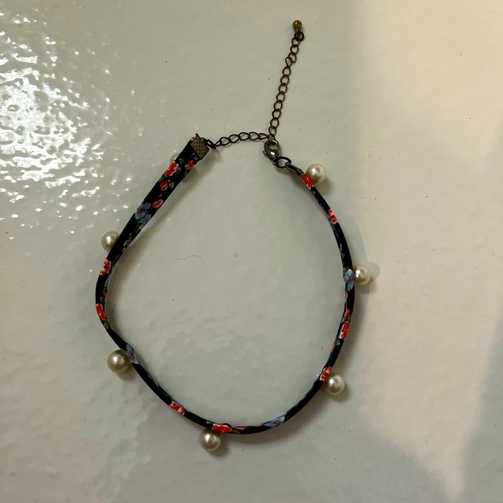 Flower pattern Pearl choker One Size‎